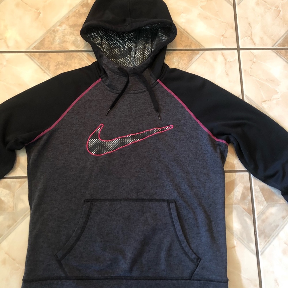 Nike Women’s Hoodie Therma-Fit